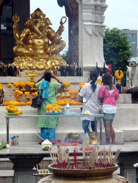 Bangkok'09: Hinduistyczne bóstwo mądrości i wiedzy Ganesh. Dobrze jest pomodlić się do niego zanim rozpocznie się coś nowego w życiu.