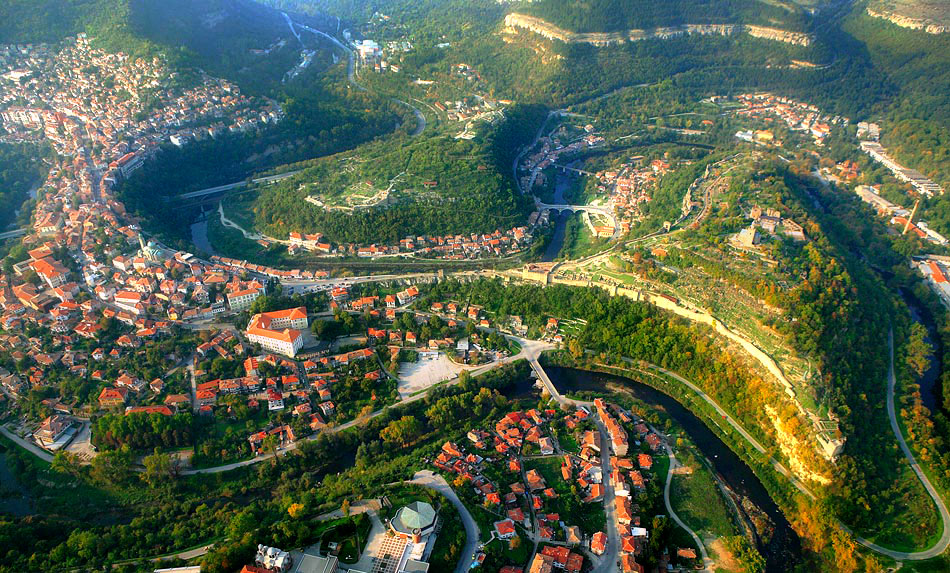Veliko-Tarnovo-view.jpg