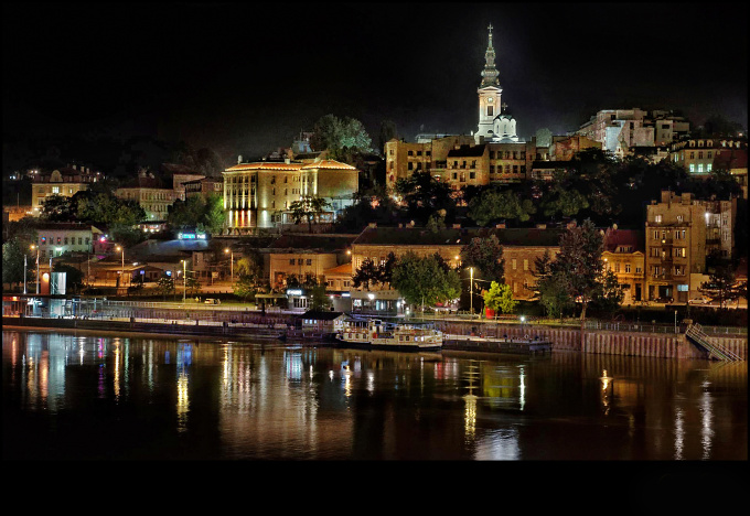 Belgrade_at_night.jpg
