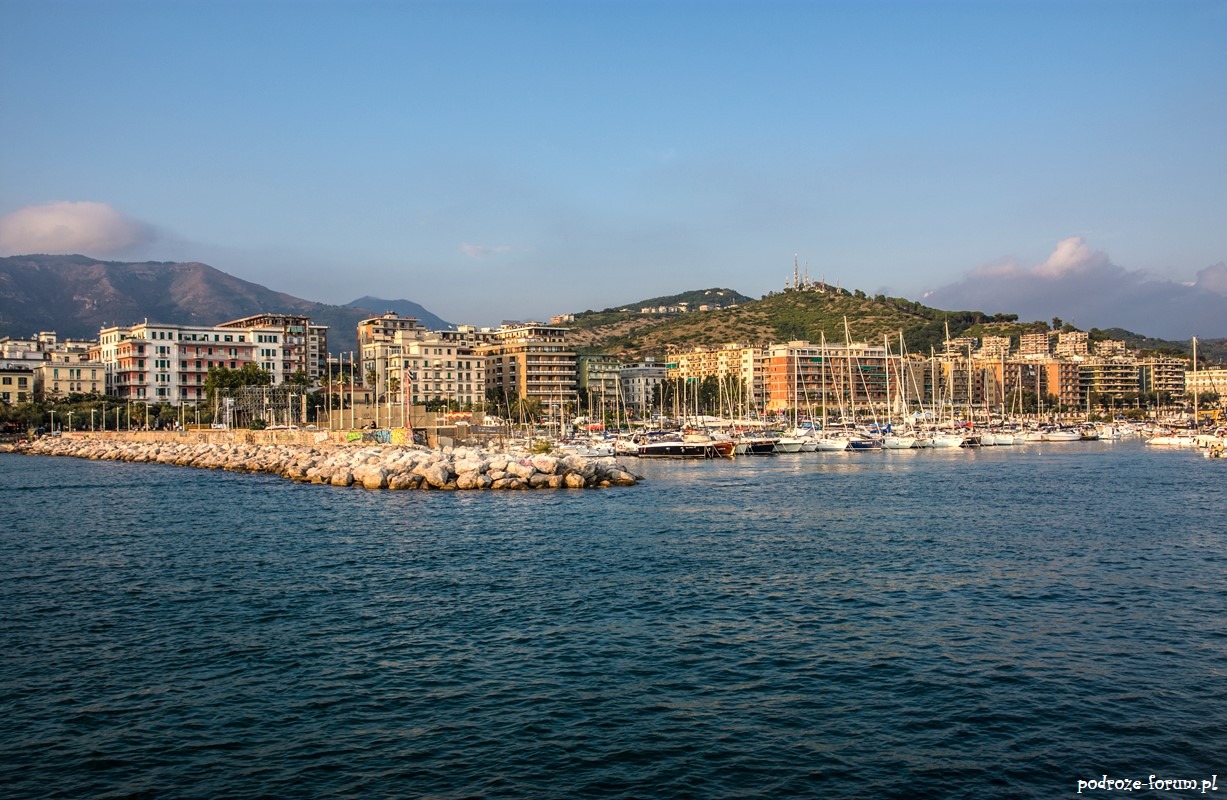 Widok nabrzeża w Salerno